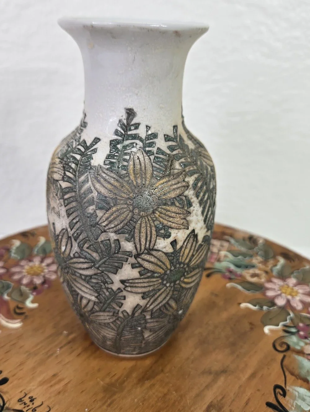 VTG Ceramic Vase Carved Botanical Floral Fern Sgraffito Decor Made In China